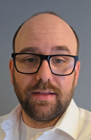 A person talking about the 12-week breakthrough system